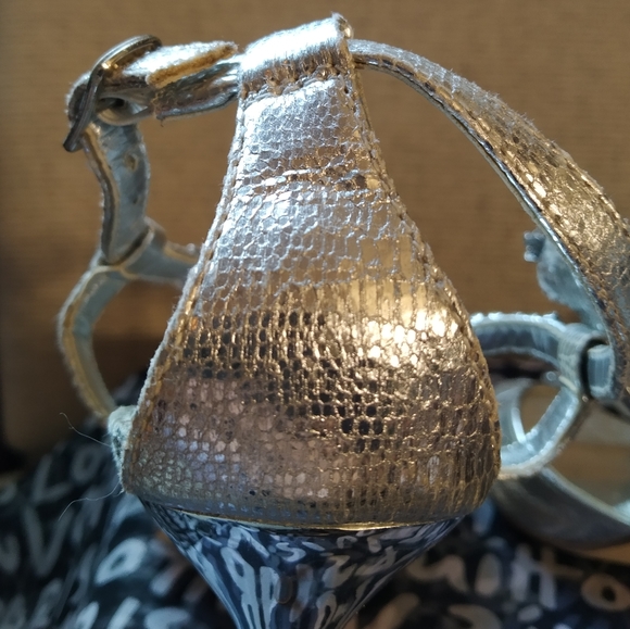 Aldo silver formal high heels w/ gem twist detail - Picture 5 of 7